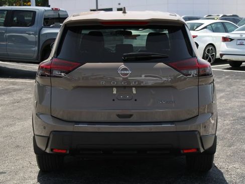 Used 2024 Nissan Rogue SV AWD/4WD image 8
