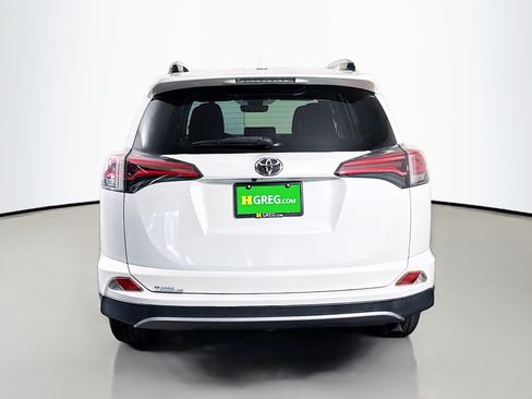 Used 2018 Toyota RAV4 Limited FWD image 8