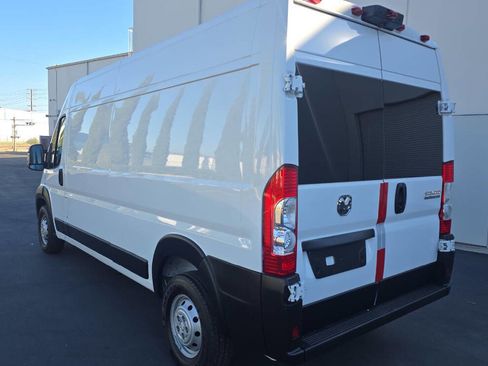 Used 2023 RAM ProMaster 2500 image 4