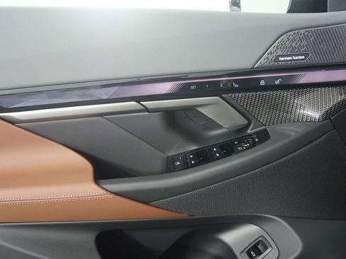 New 2026 BMW i5 eDrive40 w/ M Sport Package image 8