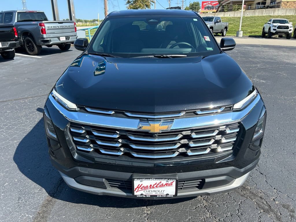 Used 2026 Chevrolet Equinox LT AWD/4WD image 2
