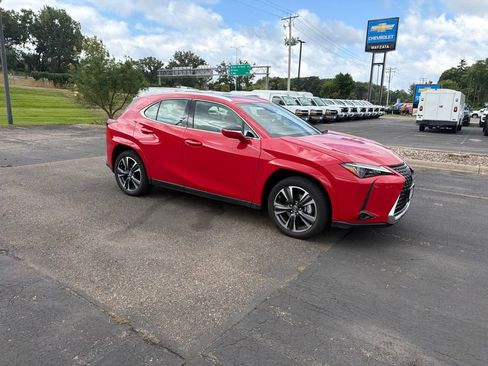 Used 2024 Lexus UX 250h AWD w/ Premium Package image 14