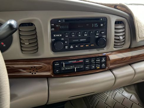 Used 2002 Buick Le Sabre Custom w/ Luxury Pkg FWD image 9