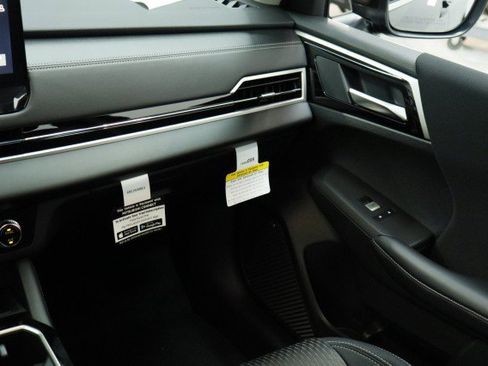 New 2026 Mitsubishi Outlander ES FWD image 22