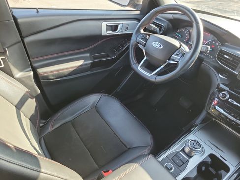 Used 2022 Ford Explorer ST-Line image 16
