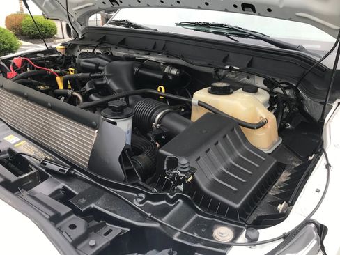 Used 2016 Ford F550 2WD Regular Cab Super Duty image 56