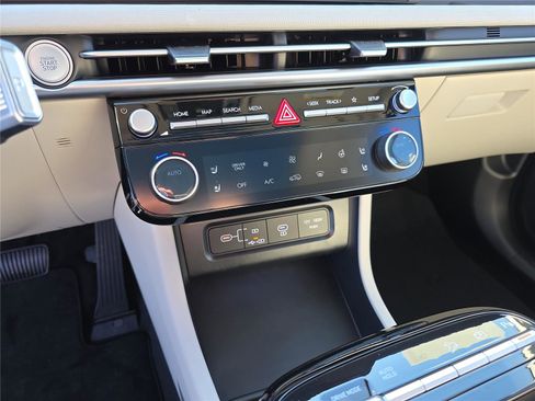 New 2026 Hyundai Tucson Limited image 17