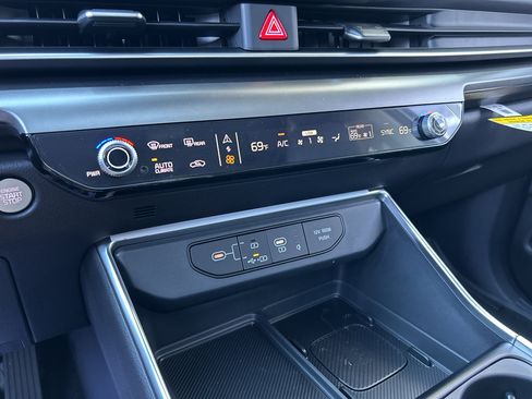 New 2026 Kia Carnival SX Prestige image 24