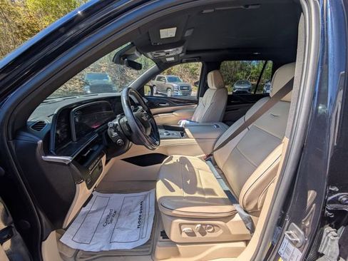 Used 2023 Cadillac Escalade Premium Luxury AWD/4WD image 26