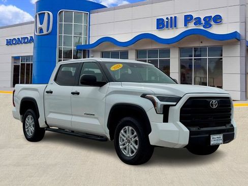 Used 2022 Toyota Tundra SR5 AWD/4WD image 1