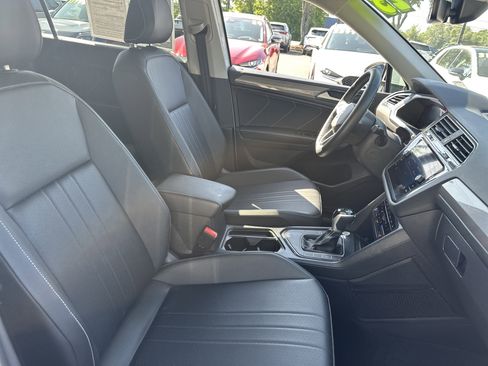 Used 2023 Volkswagen Tiguan SE FWD image 7