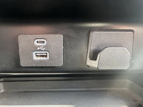 Used 2023 Ford F150 XLT image 33