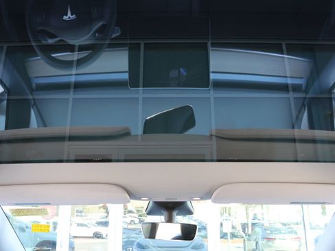 Used 2021 Tesla Model Y Long Range image 27