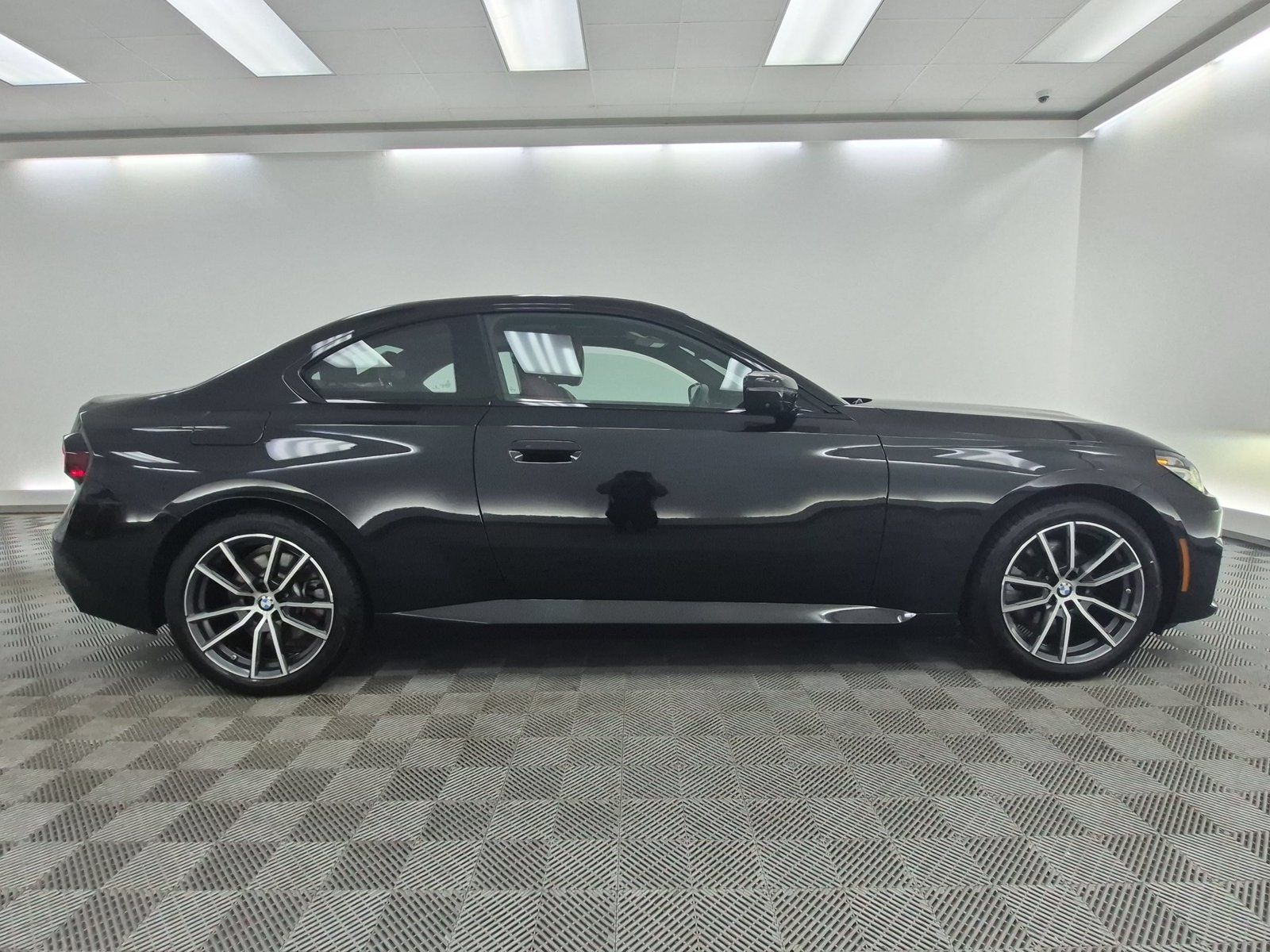 Used 2025 BMW 230i xDrive Coupe w/ Premium Package AWD/4WD image 8