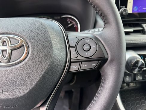 Certified 2025 Toyota RAV4 XLE Premium AWD/4WD image 19