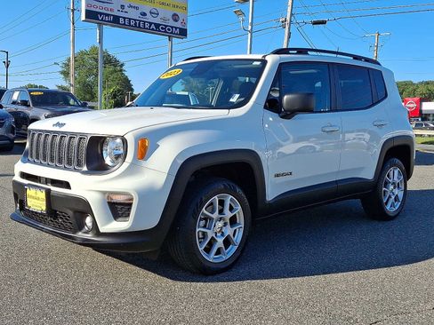 Certified 2023 Jeep Renegade Latitude w/ Sun & Fun Group image 3