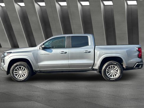 Used 2024 Chevrolet Colorado LT w/ LT Convenience Package image 7