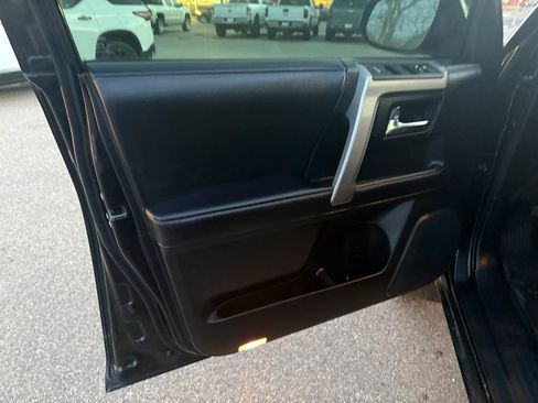 Used 2022 Toyota 4Runner SR5 image 9