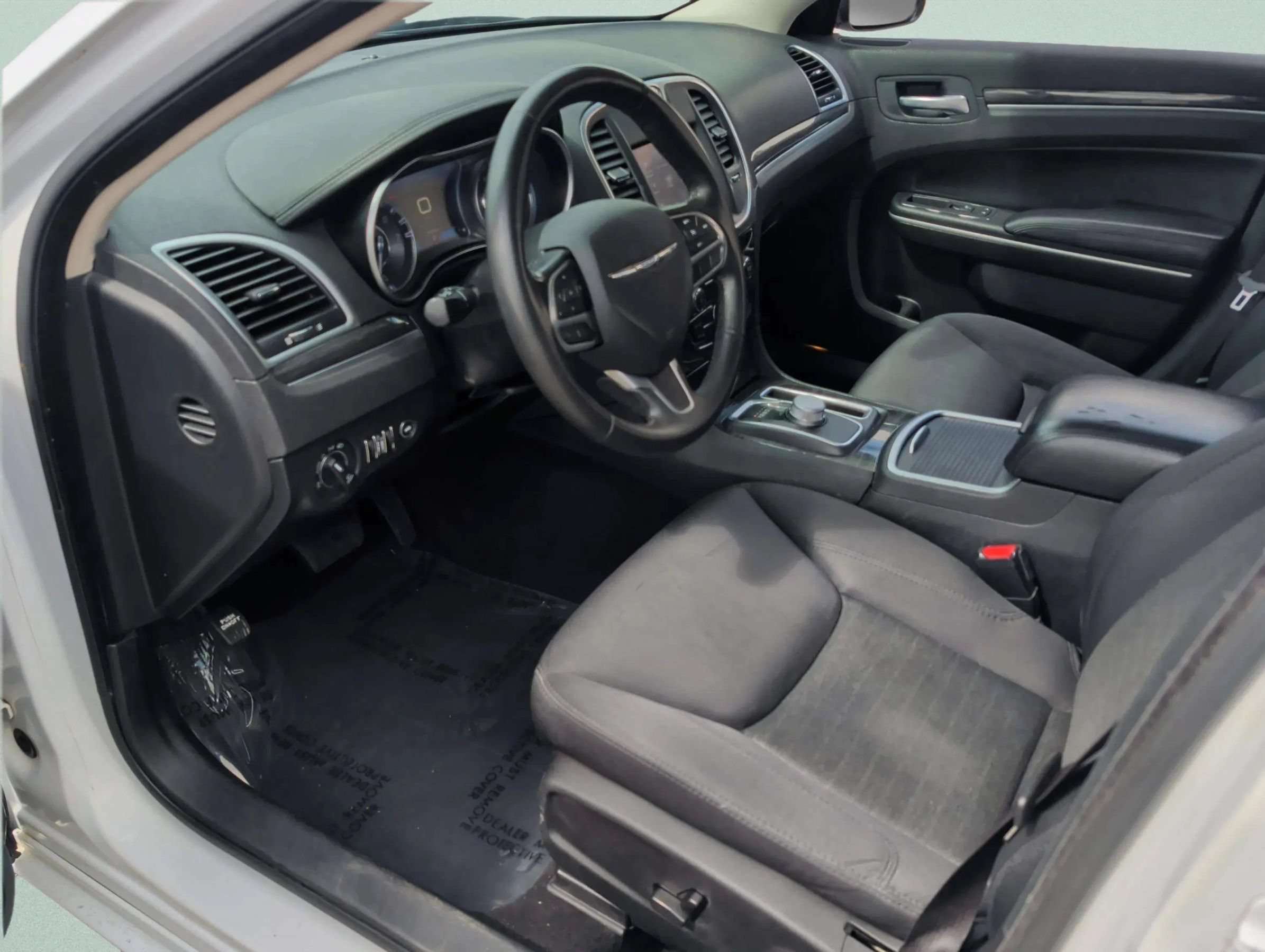Used 2021 Chrysler 300 Touring RWD image 28