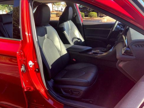 Used 2024 Toyota Camry XSE image 8