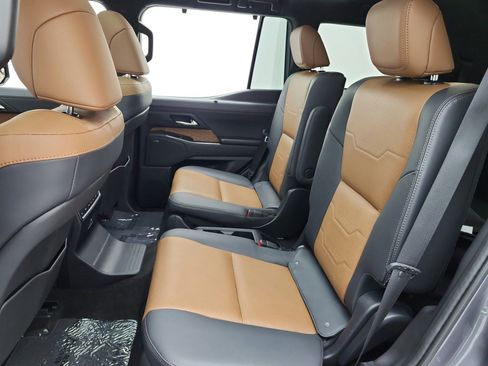 Used 2025 Lexus GX 550 w/ Accessory Package (Z1) AWD/4WD image 13