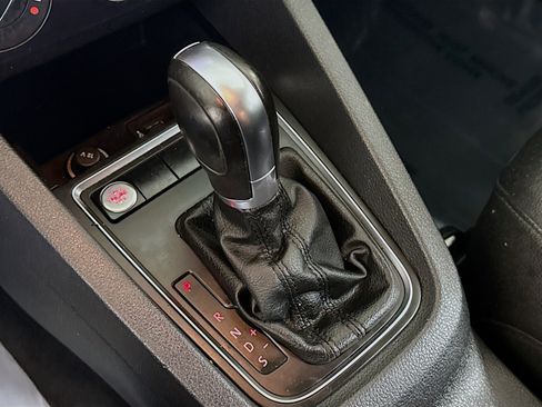 Used 2017 Volkswagen Jetta SE image 20