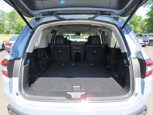 New 2025 Honda Pilot Touring image 11