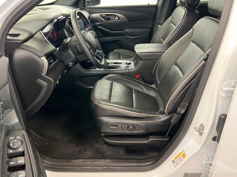 Used 2023 Chevrolet Traverse Premier AWD/4WD image 18