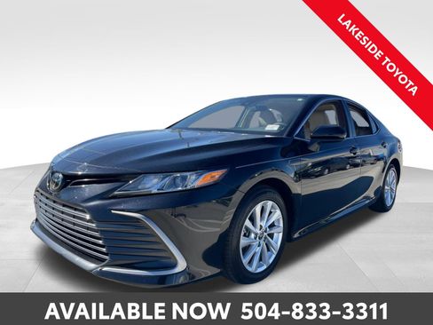 Used 2023 Toyota Camry LE image 1