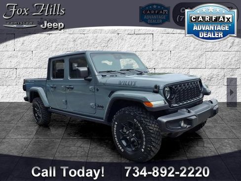 Used 2025 Jeep Gladiator Sport AWD/4WD image 1