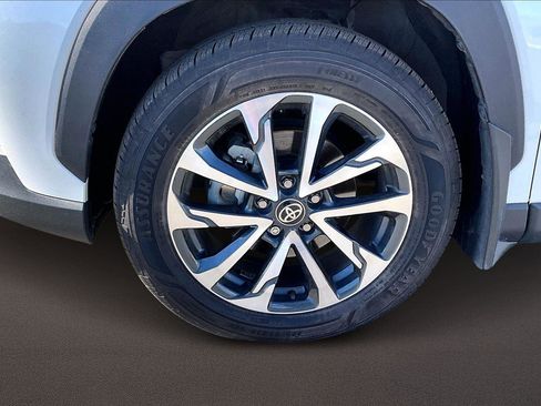 Certified 2024 Toyota Corolla Cross XLE image 9