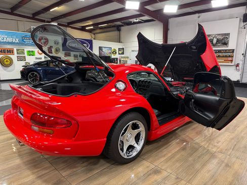 Used 1997 Dodge Viper GTS RWD image 18