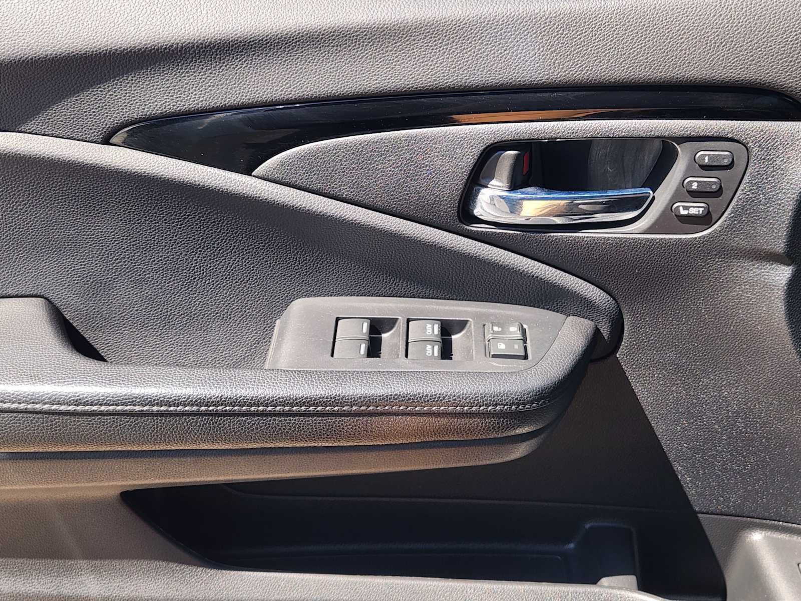 Used 2017 Honda Pilot Touring image 22