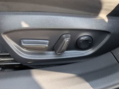 Used 2024 Toyota Prius XLE AWD/4WD image 17