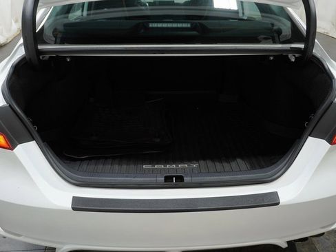 Used 2023 Toyota Camry SE w/ Convenience Package image 5