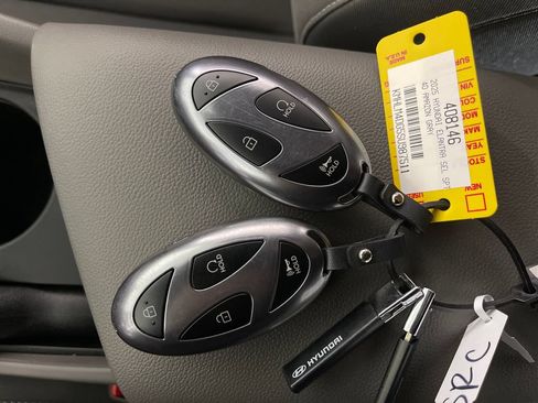 Certified 2025 Hyundai Elantra Sport FWD image 26