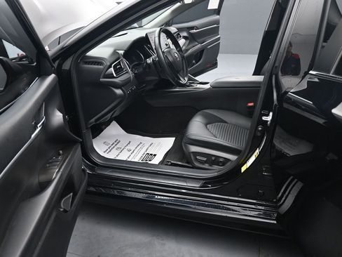 Used 2022 Toyota Camry SE FWD image 19
