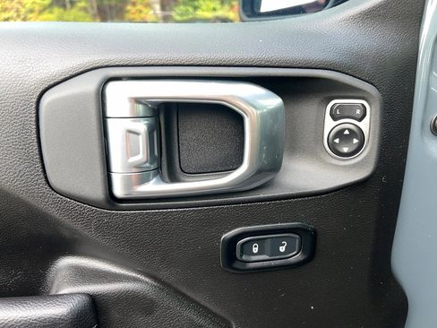 Used 2024 Jeep Wrangler Unlimited Rubicon image 14