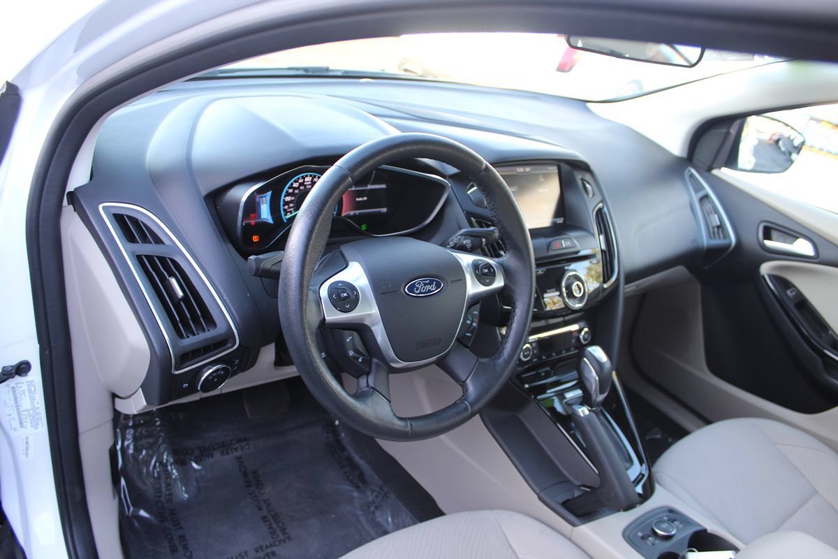 Used 2014 Ford Focus Electric Hatchback FWD image 16