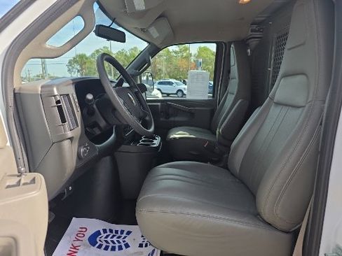 Used 2025 Chevrolet Express 2500 w/ Driver Convenience Package RWD image 6