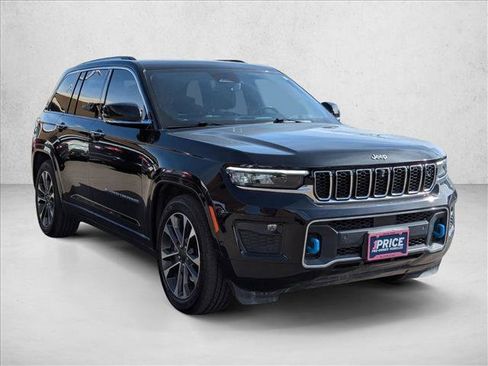 Used 2023 Jeep Grand Cherokee Overland w/ Advanced Protech Group III image 3