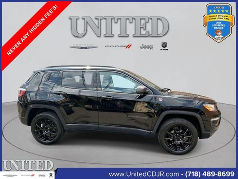 Used 2018 Jeep Compass Trailhawk w/ Leather Interior Group AWD/4WD image 2