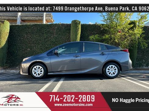 Used 2020 Toyota Prius LE FWD image 11
