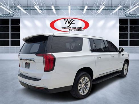 Used 2024 GMC Yukon XL SLT RWD image 3