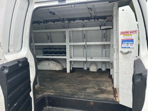 Used 2016 GMC Savana 2500 RWD image 15