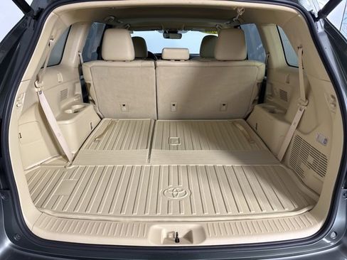 Used 2019 Toyota Highlander XLE image 30