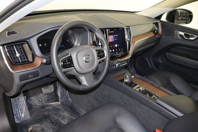 Used 2024 Volvo XC60 B5 Plus AWD/4WD image 23