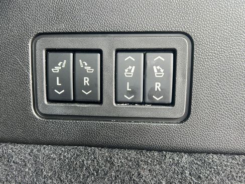 Used 2024 Cadillac XT6 Premium Luxury AWD/4WD image 38