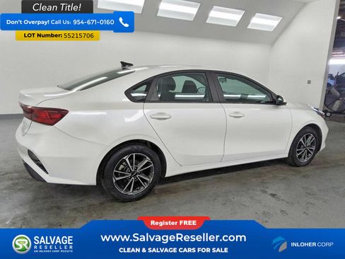 Used 2022 Kia Forte LXS FWD image 4