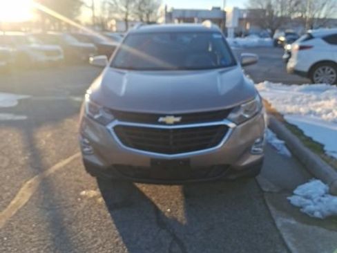 Used 2018 Chevrolet Equinox LT w/ Sun & Infotainment Package image 2